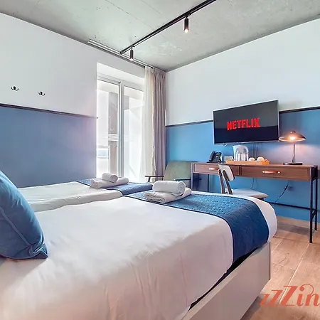 South 32 By Zzzing Hotel