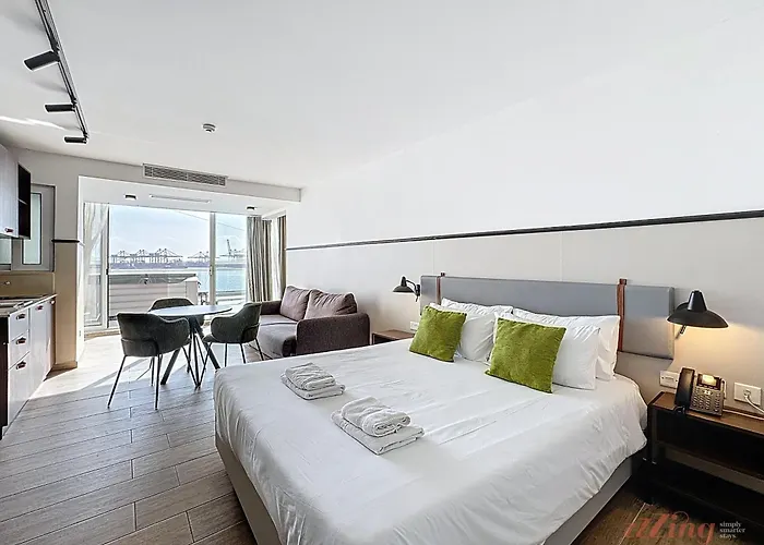 South 32 By Zzzing Hotel Birżebbuġa