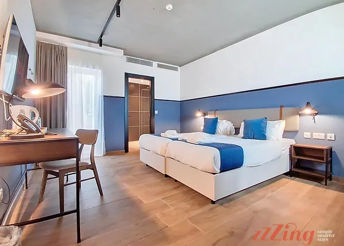 South 32 By Zzzing Hotel