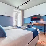 South 32 By Zzzing Hotel