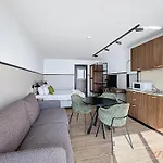 South 32 By Zzzing מלון