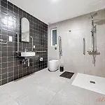 South 32 By Zzzing 3* Birżebbuġa