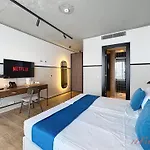 Hotel South 32 By Zzzing
