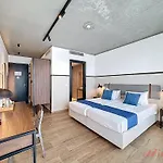 South 32 By Zzzing 3* Birżebbuġa