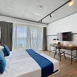 South 32 By Zzzing Hotel
