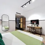 Hotel South 32 By Zzzing 3*