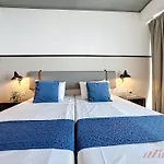 South 32 By Zzzing 3* Birżebbuġa