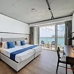 Hotel South 32 By Zzzing