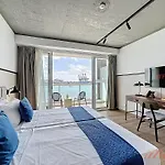 Hotel South 32 By Zzzing Birżebbuġa