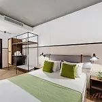 Hotel South 32 By Zzzing