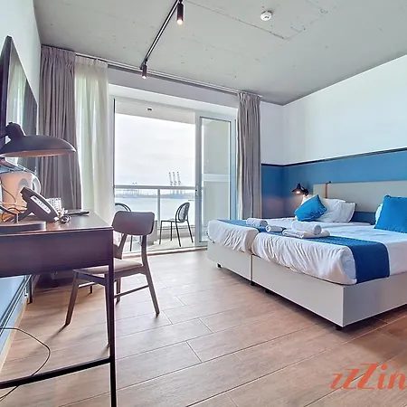 Hotel South 32 By Zzzing