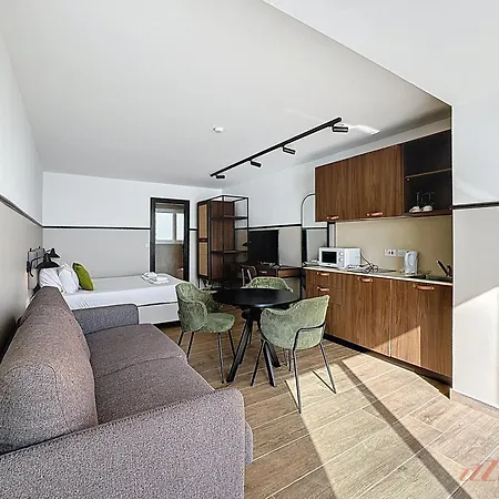 Hotel South 32 By Zzzing Birżebbuġa