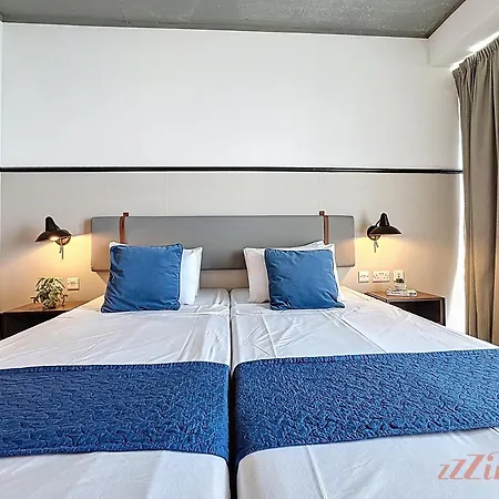 South 32 By Zzzing 3* Birżebbuġa