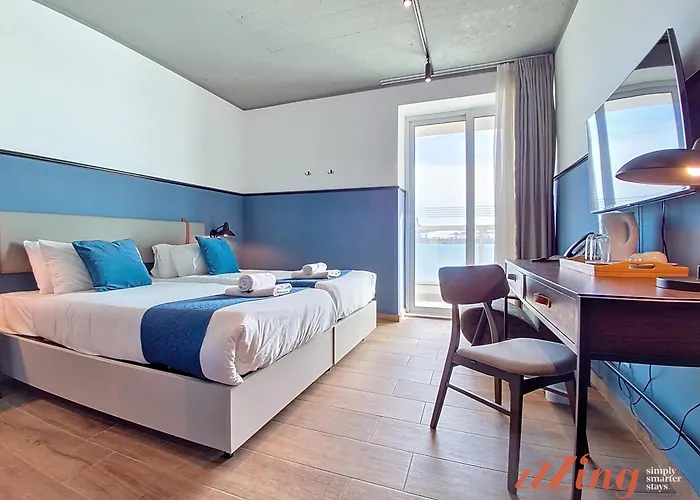 South 32 By Zzzing 3* Birżebbuġa