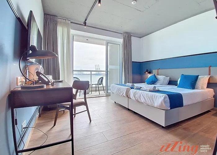 Hotel South 32 By Zzzing