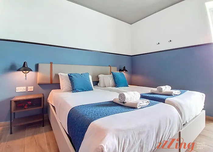 Hotel South 32 By Zzzing