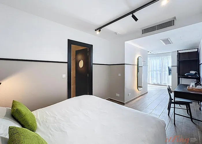 South 32 By Zzzing 3* Birżebbuġa