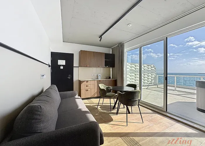 Hotel South 32 By Zzzing Birżebbuġa