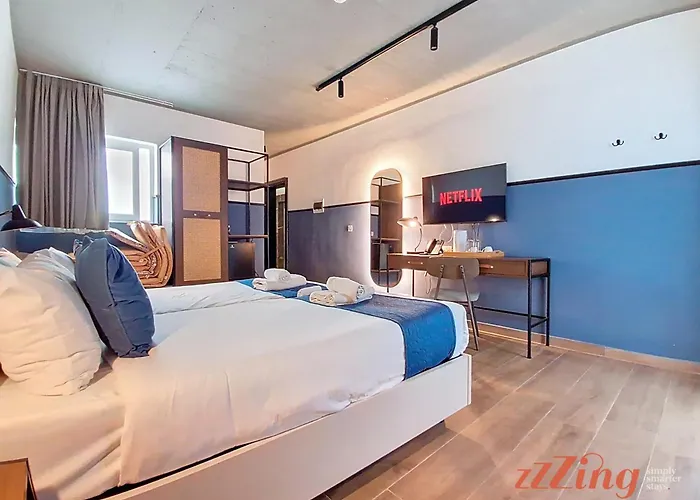 Hotel South 32 By Zzzing